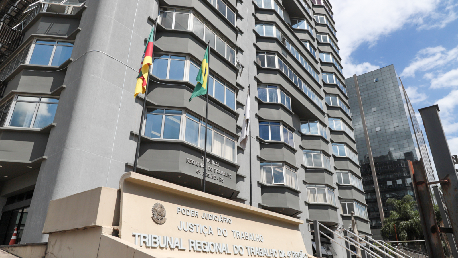 Fachada TRT4 - 2022.jpg